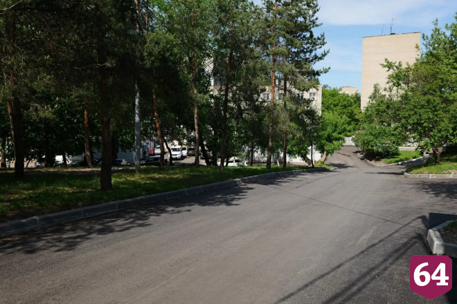 В Саратовской области отремонтировали территории 10 медучреждений